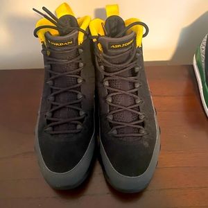 Jordan 9 University Gold